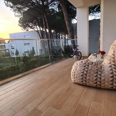 Shiny San Pietro Apartment