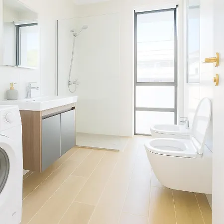Shiny San Pietro Apartment
